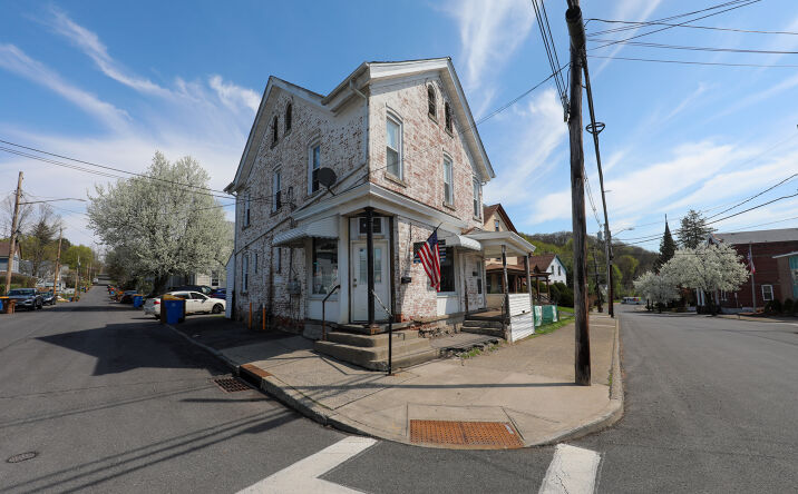 Pictures of Retail, Restaurant property located at 498 DELAWARE AVE, KINGSTON, NY 12401 for lease - image #1