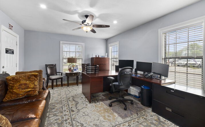 Pictures of Retail, Office property located at 297 LOVERA BLVD, SAN ANTONIO, TX 78212-1213 for lease - image #1