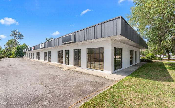 Pictures of Retail, Office property located at 6409 Abercorn Street, Savannah, GA 31405 for lease - image #1