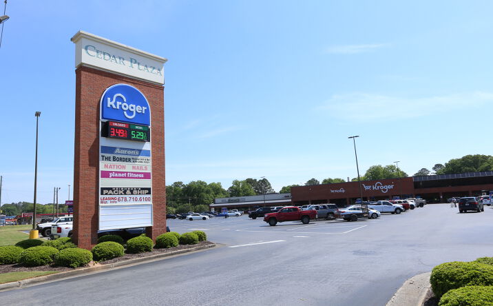 Pictures of Retail property located at 720 N MAIN ST, CEDARTOWN, GA 30125 for lease - image #1