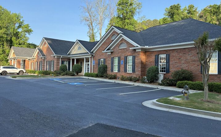 Pictures of Office property located at 726 South Enota Drive, Gainesville, GA 30501 for lease - image #1