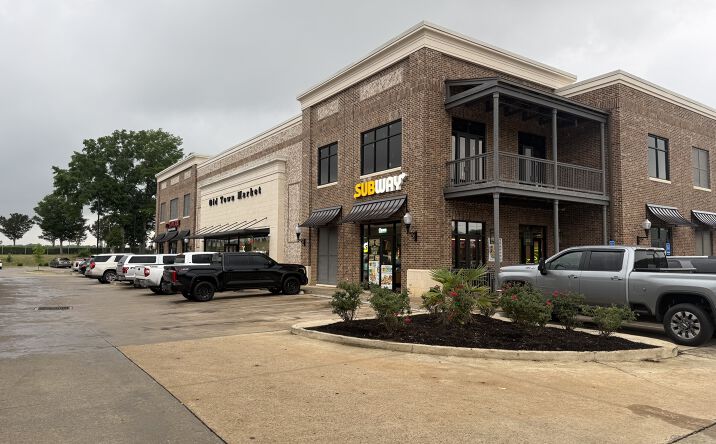 Pictures of Retail property located at 205 SUNNYBROOK RD, RIDGELAND, MS 39157-2201 for lease - image #1