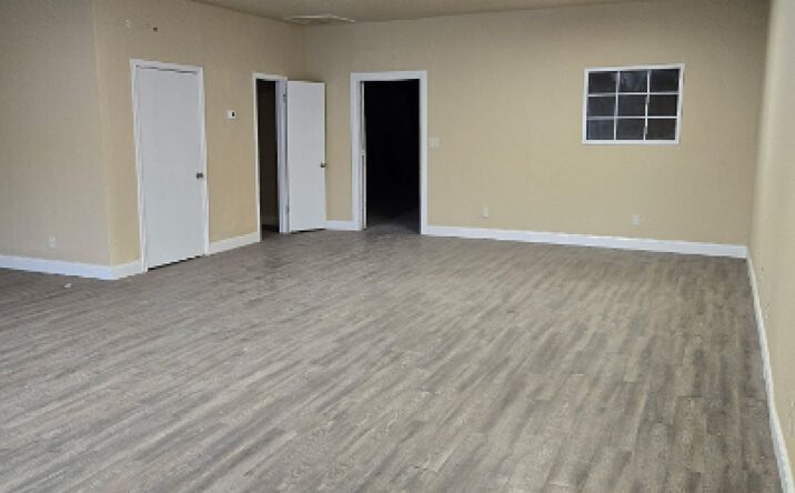Pictures of Retail, Office, Industrial property located at 4006 Texoma Parkway, Denison, TX 75020 for lease - image #1