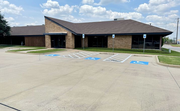 Pictures of Office property located at 1331 & 1441 Airport Fwy, Euless, TX 76040 for lease - image #1