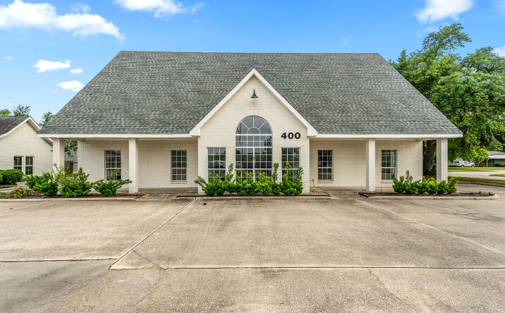 Pictures of Office, Special Purpose property located at 400 East College Street, Lake Charles, LA 70605 for lease - image #1