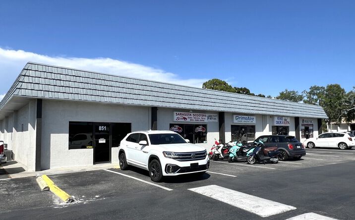 Pictures of Retail property located at 851 U.S. 41 Bypass, Venice, FL 34285 for lease - image #1