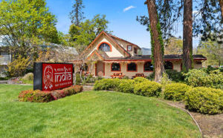 Pictures of Restaurant property located at 1667 Siskiyou Boulevard, Ashland, OR 97520 for lease - image #1