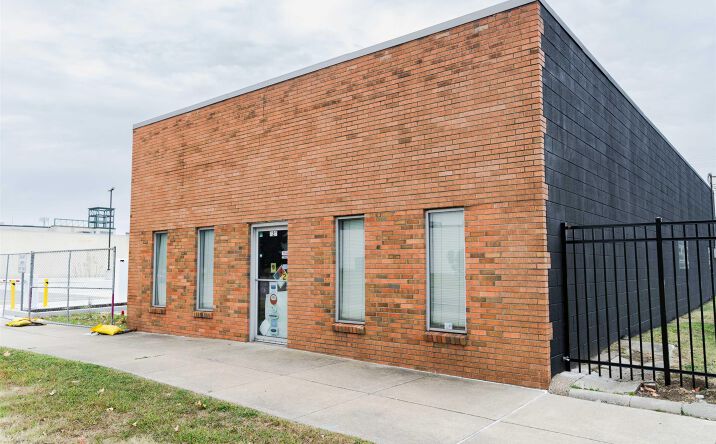 Pictures of Industrial, Office, Restaurant, Retail property located at 820 SW JEFFERSON Avenue, Peoria, IL 61605 for lease - image #1