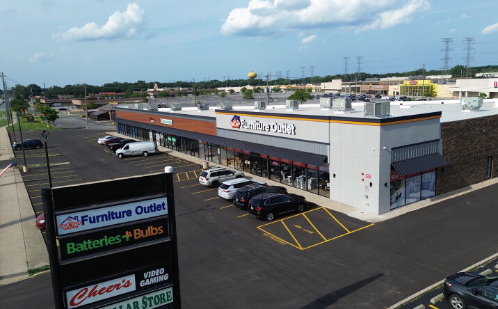Pictures of Retail property located at 16905 Torrence Avenue, Lansing, IL 60438 for lease - image #1