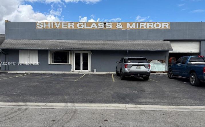 Pictures of Retail property located at 10 NE 3rd St, Florida City, FL 33034 for lease - image #1