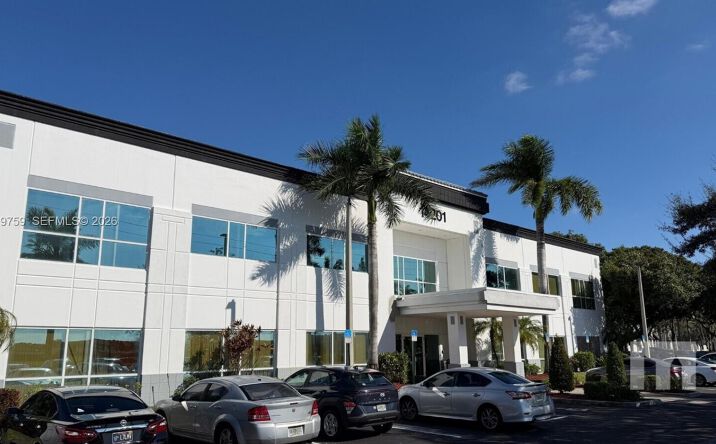 Pictures of Office property located at 14201 W Sunrise Blvd # 207, Sunrise, FL 33323 for lease - image #1
