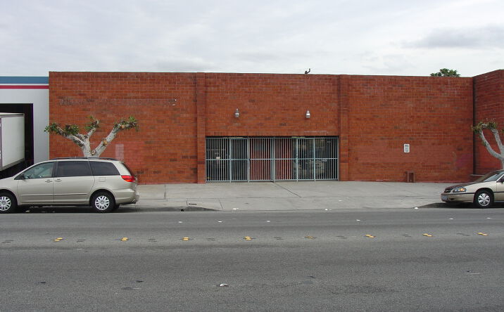Pictures of Industrial property located at 13526 S NORMANDIE AVE, GARDENA, CA 90249-2606 for lease - image #1