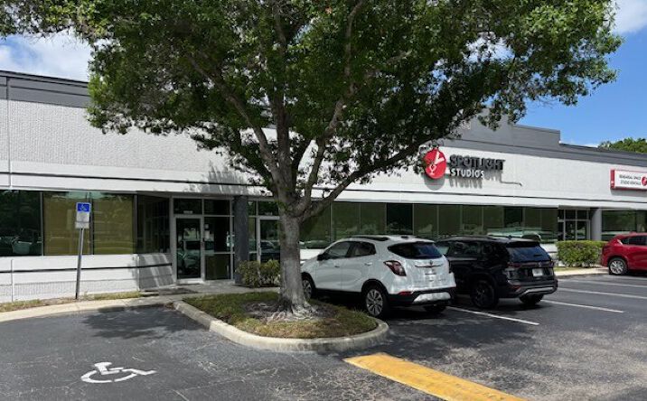 Pictures of Office property located at 7751 Kingspointe Parkway, Orlando, FL 32819 for lease - image #1