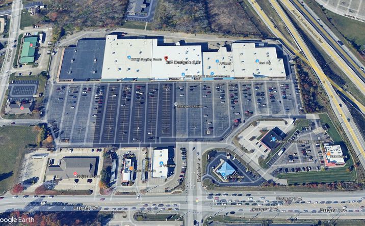 Pictures of Retail property located at 650 Eastgate South Drive, Cincinnati, OH 45245 for lease - image #1