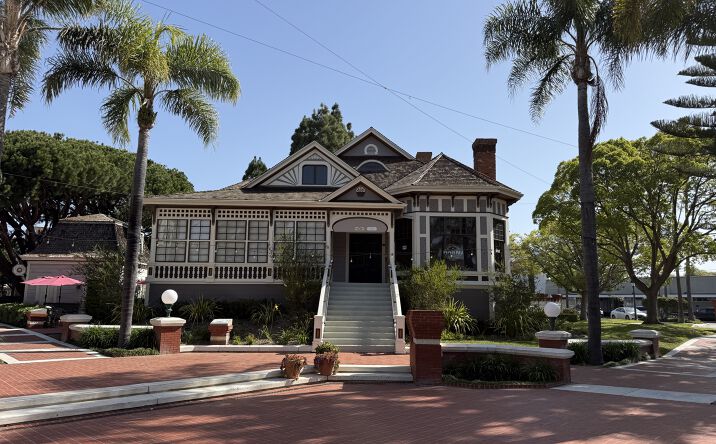 Pictures of Office property located at 721 S A ST, OXNARD, CA 93030 for lease - image #1