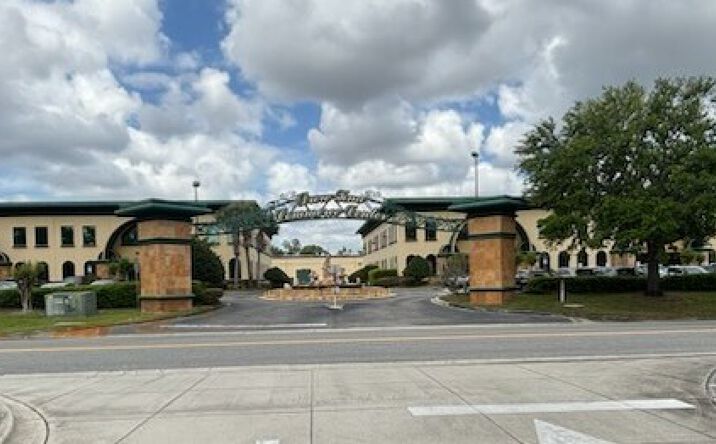 Pictures of Industrial property located at 6881 Kingspointe Parkway, Orlando, FL 32819 for lease - image #1