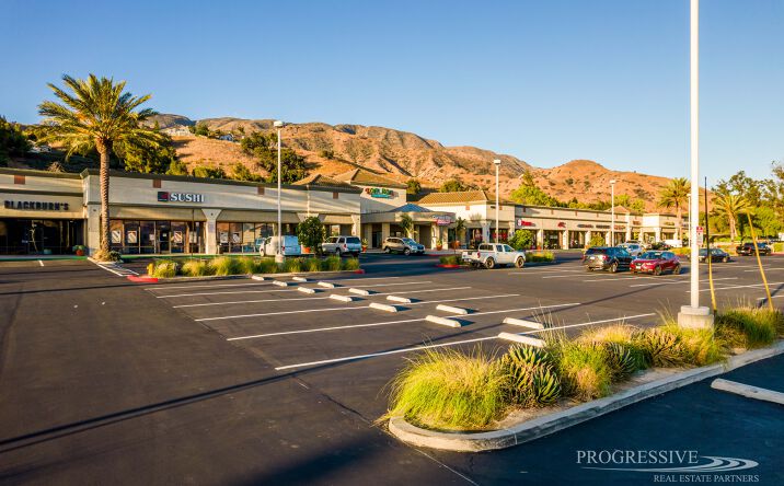 Pictures of Retail property located at 4330 Green River Road, Corona, CA 92880 for lease - image #1