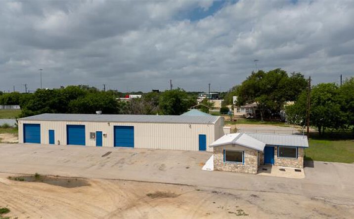 Pictures of Industrial property located at 2217 David Ferretti Dr, Georgetown, TX 78626 for lease - image #1