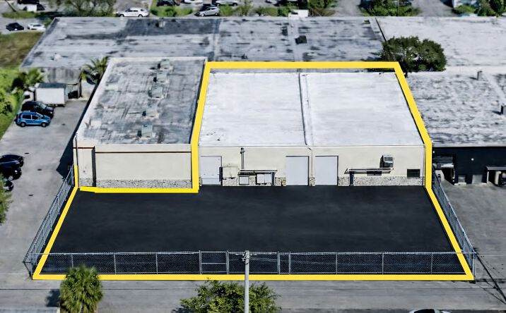 Pictures of Industrial property located at 2655 NE 188th St, Miami, FL 33180 for lease - image #1