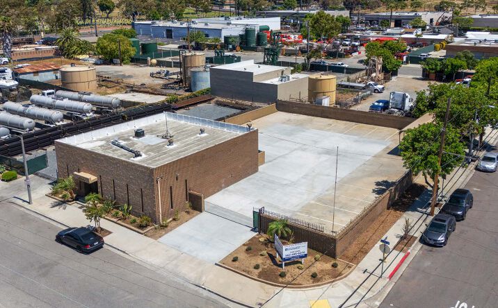 Pictures of Industrial property located at 2500 Lewis Avenue, Signal Hill, CA 90755 for lease - image #1