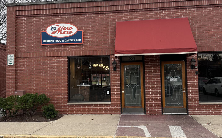 Pictures of Restaurant property located at 34 West Schaumburg Road, Schaumburg, IL 60194 for lease - image #1