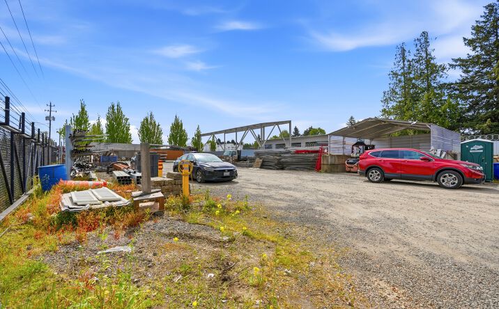 Pictures of Office, Industrial, Land property located at 2706 NE Columbia Blvd, Portland, OR 97211 for lease - image #1