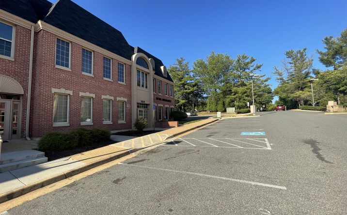 Pictures of Office property located at 7008 LITTLE RIVER TPKE, ANNANDALE, VA 22003-5955 for lease - image #1