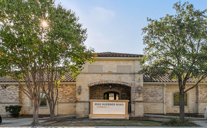 Pictures of Office property located at 9502 Huebner Road, San Antonio, TX 78240 for lease - image #1