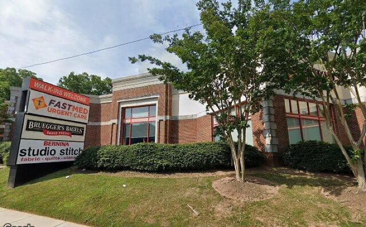 Pictures of Retail property located at 3215 Battleground Ave, Greensboro, NC 27408 for lease - image #1