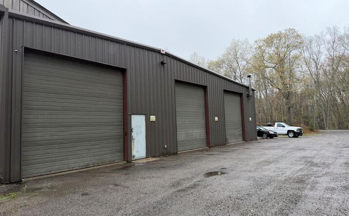 Pictures of Industrial property located at 44 BATES POND RD, CANTERBURY, CT 06331-1701 for lease - image #1