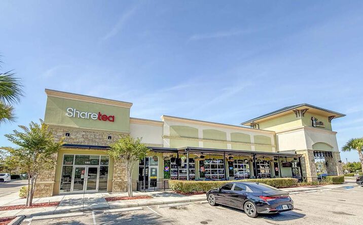 Pictures of Retail property located at 10041 University Plaza Drive, Fort Myers, FL 33913 for lease - image #1