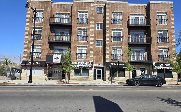 Pictures of Office, Retail property located at 5321 N Lincoln Avenue B, Chicago, IL 60625 for lease - image #1