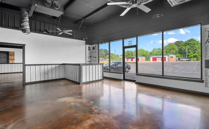 Pictures of Retail, Restaurant property located at 301 N Walston Bridge Rd, Jasper, AL 35504 for lease - image #1