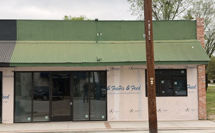 Pictures of Restaurant property located at 108 East Main Street, Quinlan, TX 75474 for lease - image #1