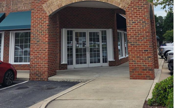 Pictures of Retail, Office, Special Purpose property located at 620 RED BANKS RD, GREENVILLE, NC 27858-5813 for lease - image #1