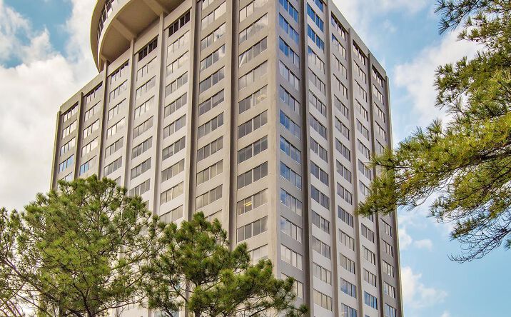Pictures of Office property located at 5050 Poplar Avenue, Memphis, TN 38137 for lease - image #1