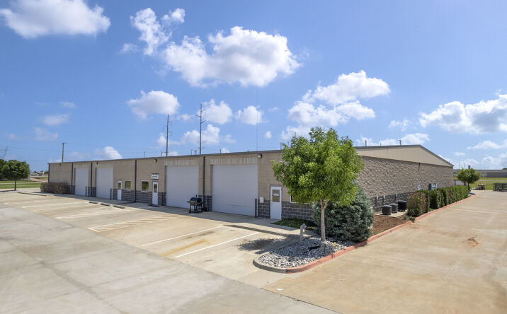 Pictures of Retail, Office, Industrial property located at 7300 NW 164th St Edmond OK, Edmond, OK 73013-3324 for lease - image #1