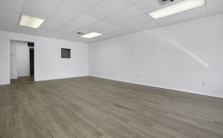 Pictures of Retail property located at 313 E AYERS ST, EDMOND, OK 73034-4541 for lease - image #1