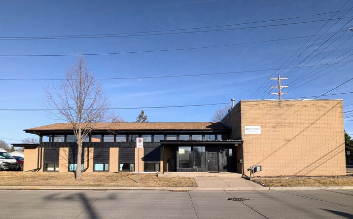 Pictures of Office property located at 400 S Linwood Ave, Appleton, WI 54914 for lease - image #1