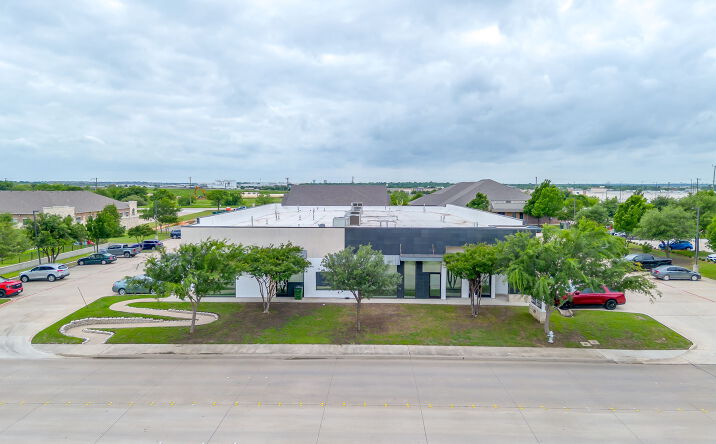 Pictures of Office property located at 221 Regency Parkway, Mansfield, TX 76063 for lease - image #1