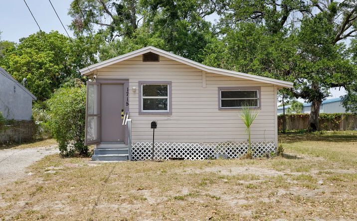 Pictures of Retail, Office, Special Purpose property located at 1715 14th Street South, St. Petersburg, FL 33705 for lease - image #1