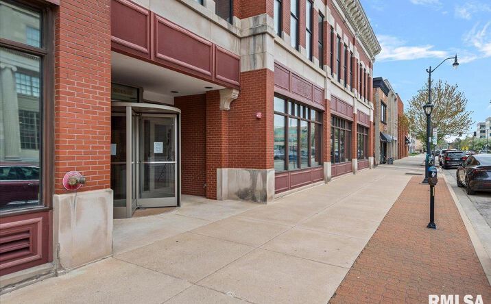 Pictures of Industrial, Retail, Office property located at 611 E MONROE Street, Springfield, IL 62701 for lease - image #1