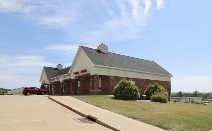 Pictures of Retail, Office property located at 3100 Cedar Crest Ridge #Suite 7, Dubuque, IA 52003 for lease - image #1