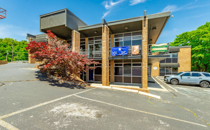 Pictures of Retail, Office property located at 3505 Brainerd Road, Chattanooga, TN 37411 for lease - image #1