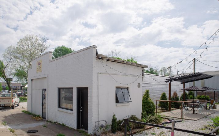 Pictures of Retail, Office, Industrial property located at 563 W MLK Jr Blvd, Fayetteville, AR 72701 for lease - image #1