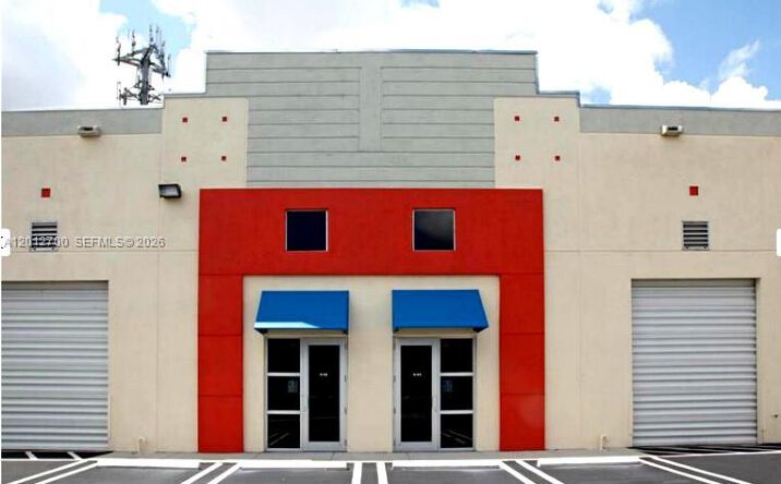 Pictures of Industrial property located at 2355 NW 70th Ave 11, Miami, FL 33122 for lease - image #1