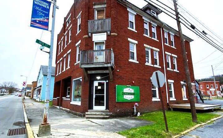 Pictures of Retail, Restaurant property located at 1800 GRAHAM AVE, WINDBER, PA 15963-2036 for lease - image #1