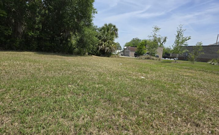 Pictures of Office property located at 33 Northwest 3rd Street, Williston, FL 32696 for lease - image #1