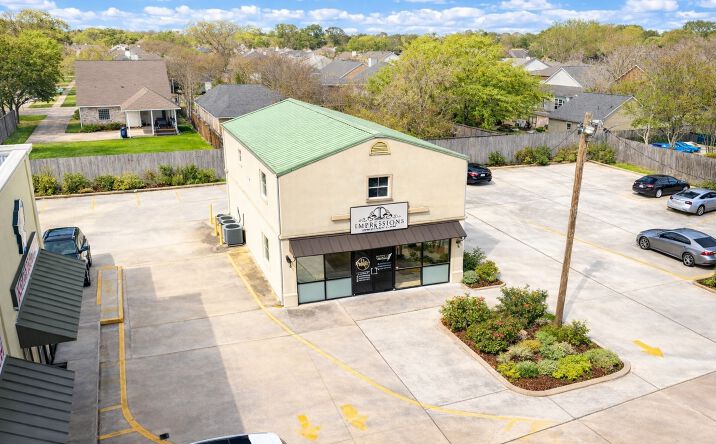 Pictures of Retail property located at 1220 O'Neal Lane, Baton Rouge, LA 70816 for lease - image #1