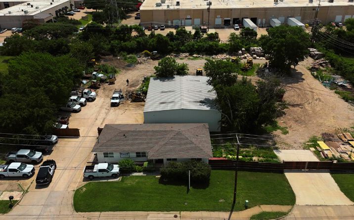 Pictures of Industrial property located at 2404 Tarpley Rd., Carrollton, TX 75006 for lease - image #1